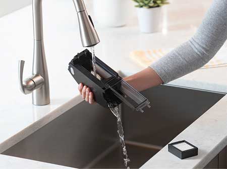 「ルンバe5」洗えるダスト容器