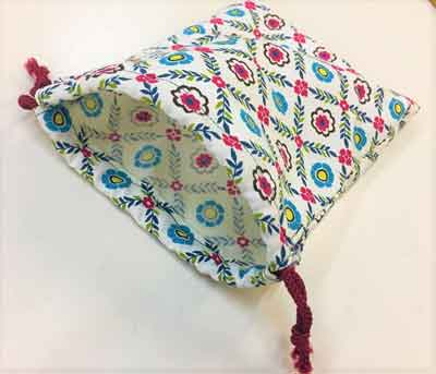 ハンドメイド作品　シンガ—ミシンで作った巾着袋その2