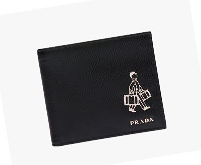 プラダ　メンズ　二つ折り財布　トラベルバッグを持ったメンズロゴが入った黒財布